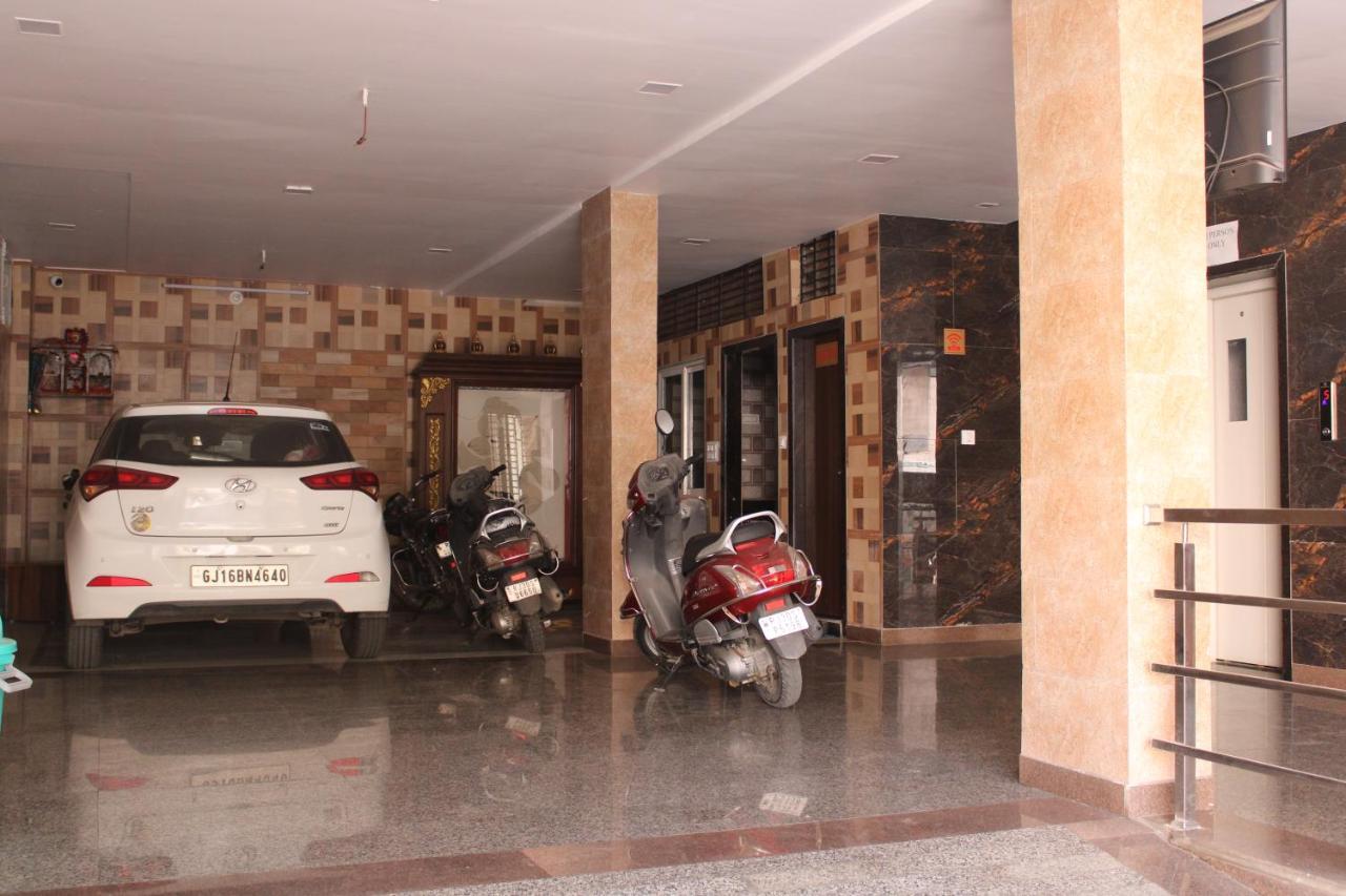 Maruti Group Of Hotels - Shri Naman นาถดวารา ภายนอก รูปภาพ