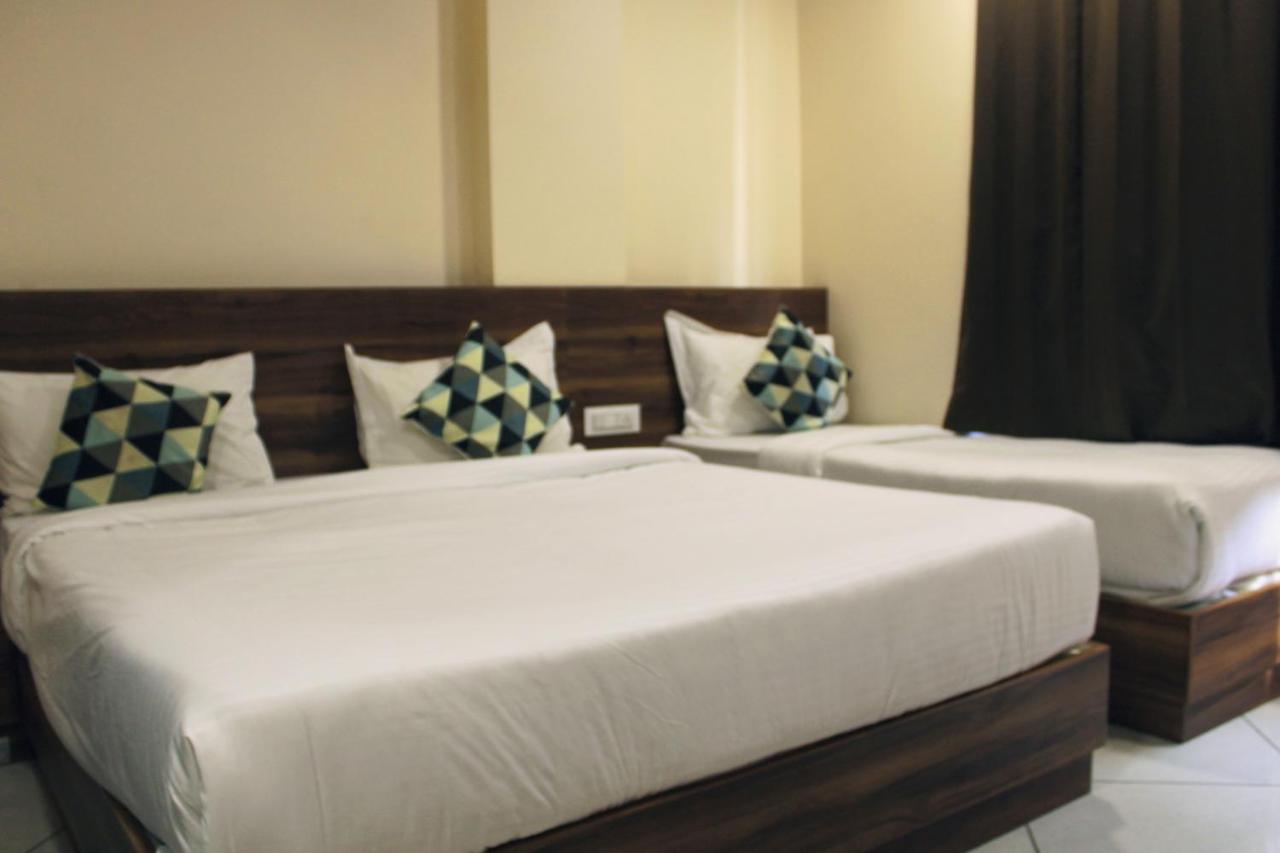 Maruti Group Of Hotels - Shri Naman นาถดวารา ภายนอก รูปภาพ