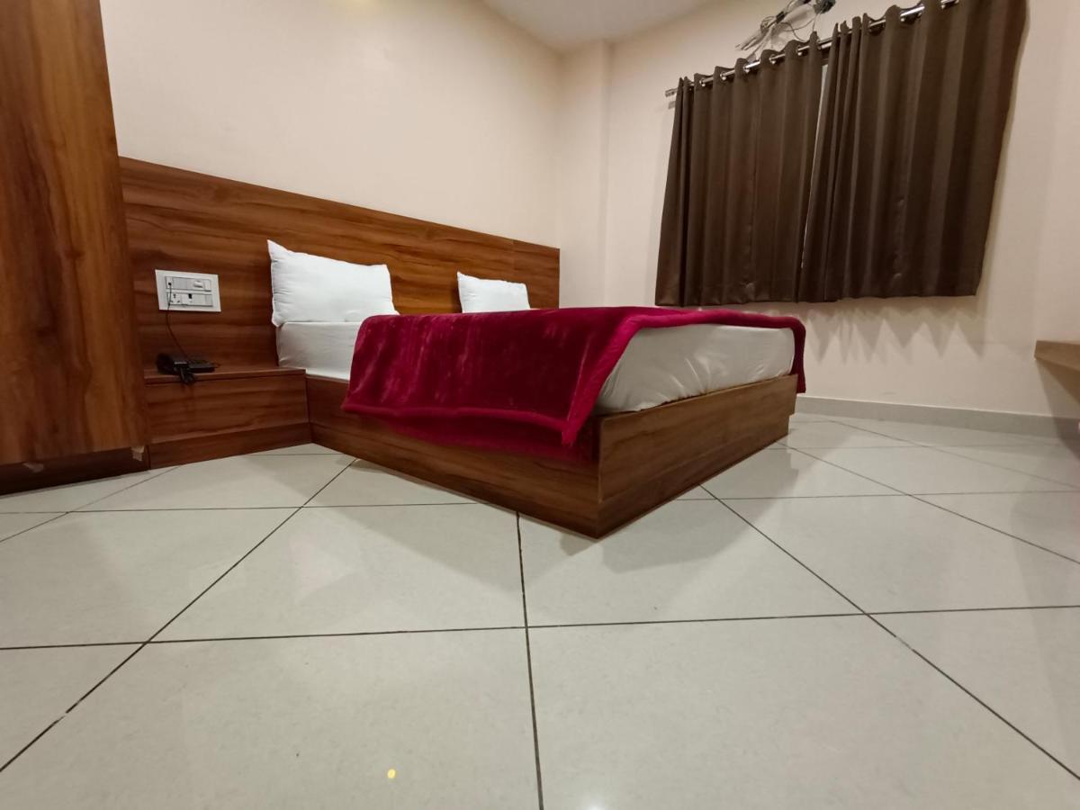 Maruti Group Of Hotels - Shri Naman นาถดวารา ภายนอก รูปภาพ