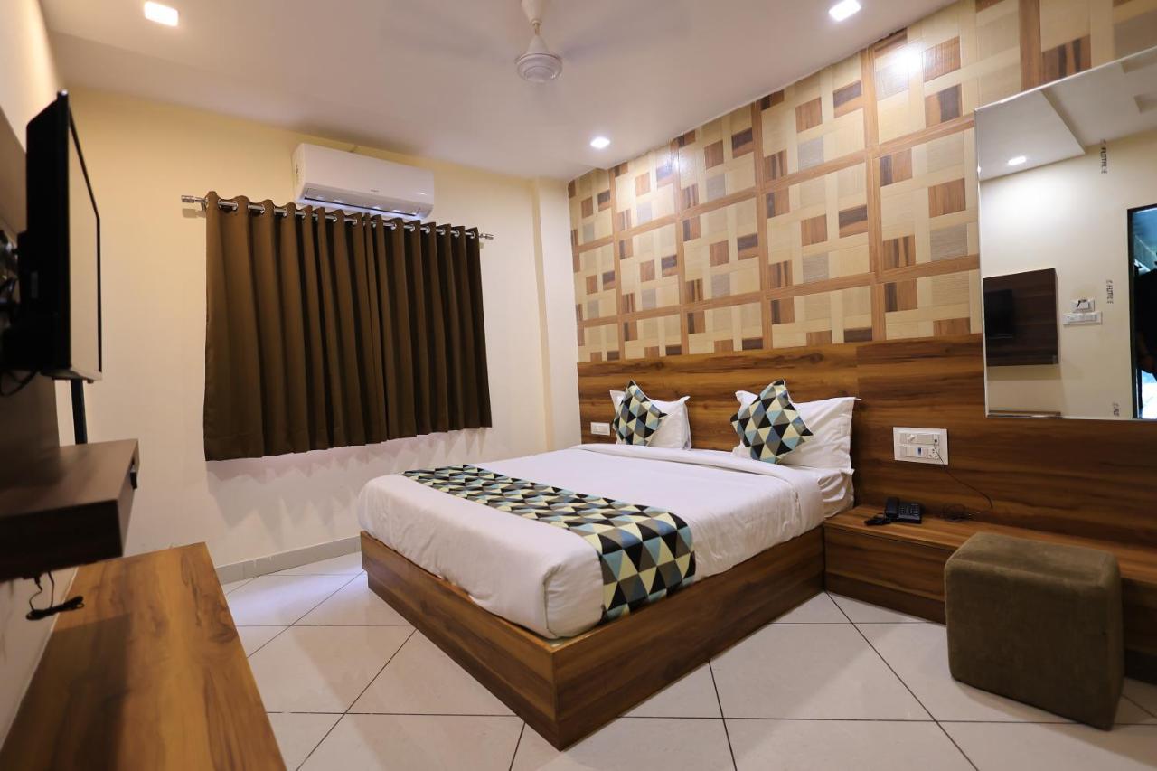 Maruti Group Of Hotels - Shri Naman นาถดวารา ภายนอก รูปภาพ